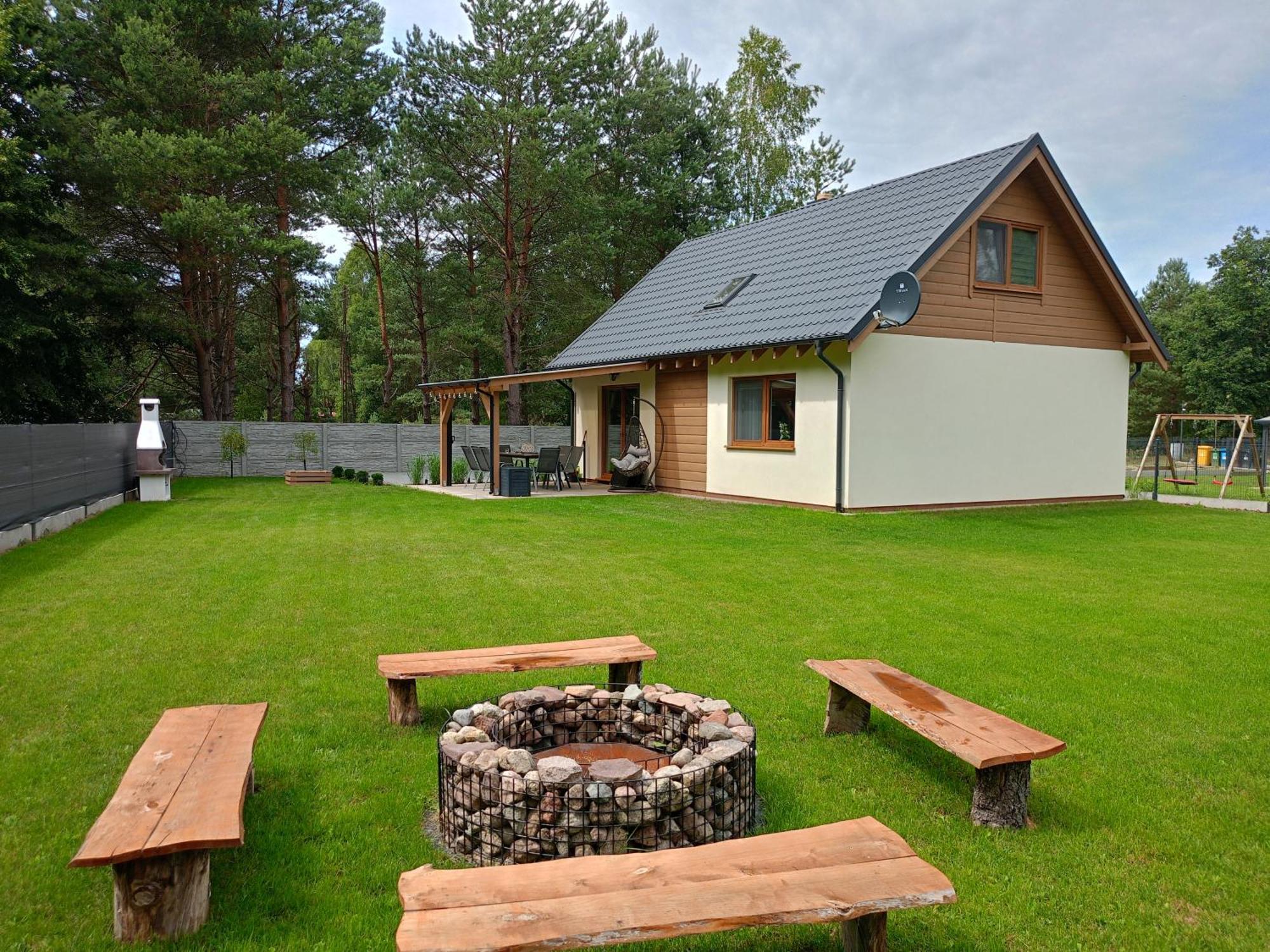 Domek Lipowy Balia-Jacuzzi Sasino Exteriér fotografie